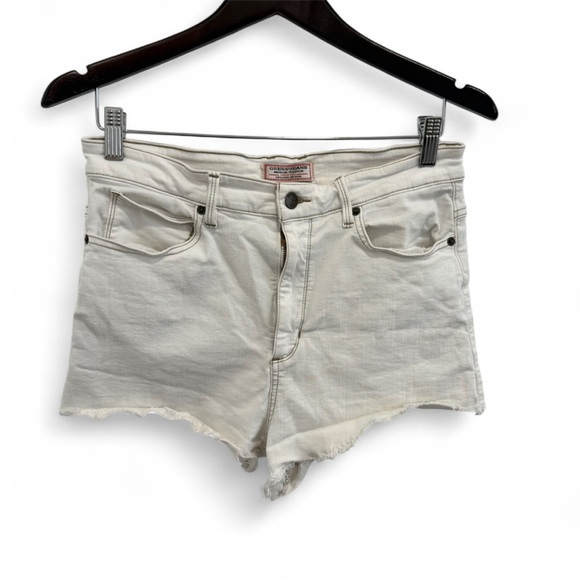 Guess Women's White Denim Shorts Raw hem brown stitching size 31β - Picture 1 of 1